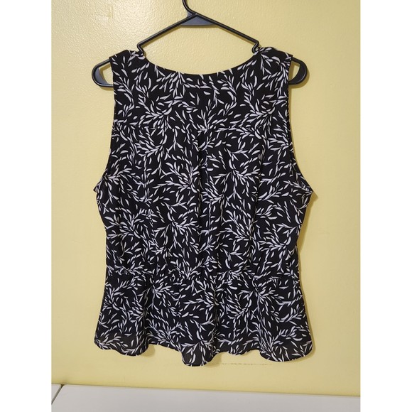 NWT White House Black Market faux wrap surplice top large - Picture 5 of 10